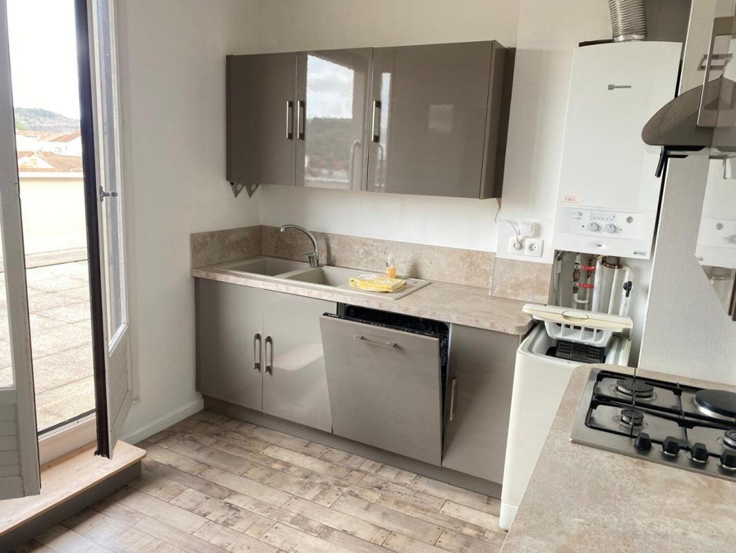 2 bedroom t3 in Cahors, Lot, France