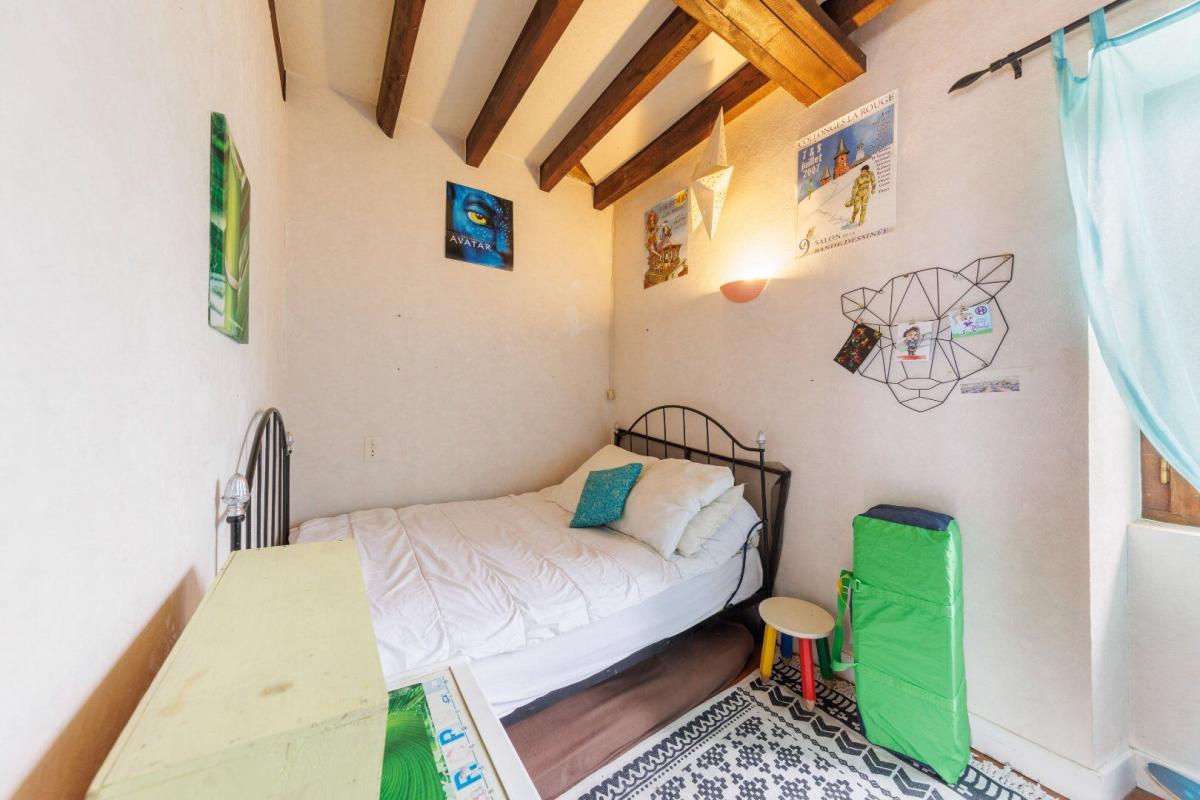 8 bedroom moulin in La Chapelle Aux Saints, Corrèze, France