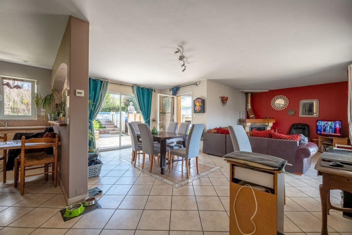 4 bedroom maison in Estal, Lot, France