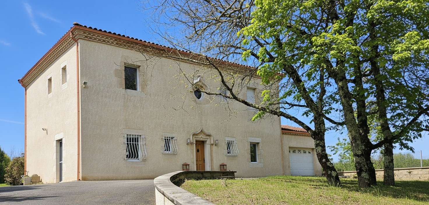 4 bedroom maison recente in Castelnau De Montmiral, Tarn, France