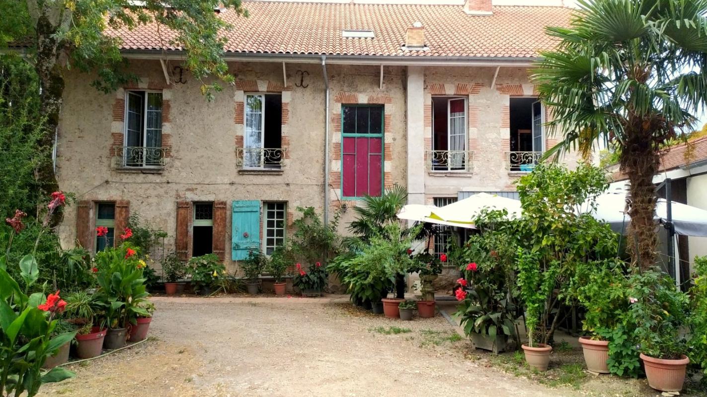 9 bedroom manoir in Moissac, Tarn-et-Garonne, France