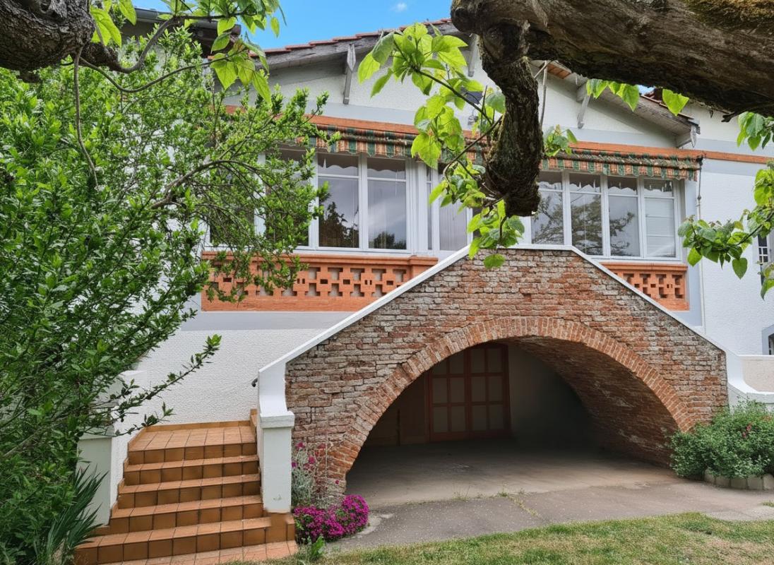 5 bedroom demeure in Cayrac, Tarn-et-Garonne, France