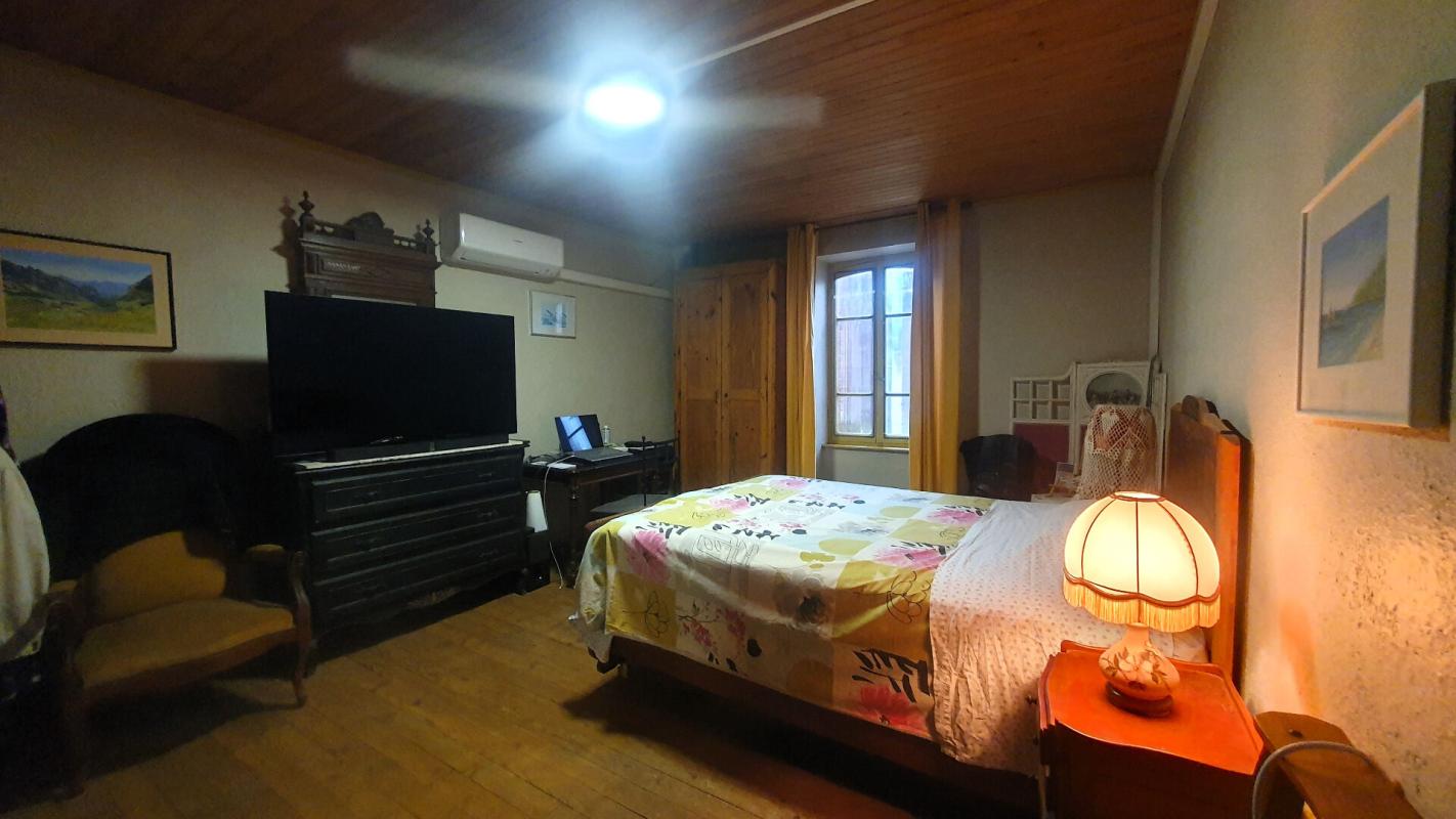 5 bedroom maison de village in La Salvetat Peyrales, Aveyron, France