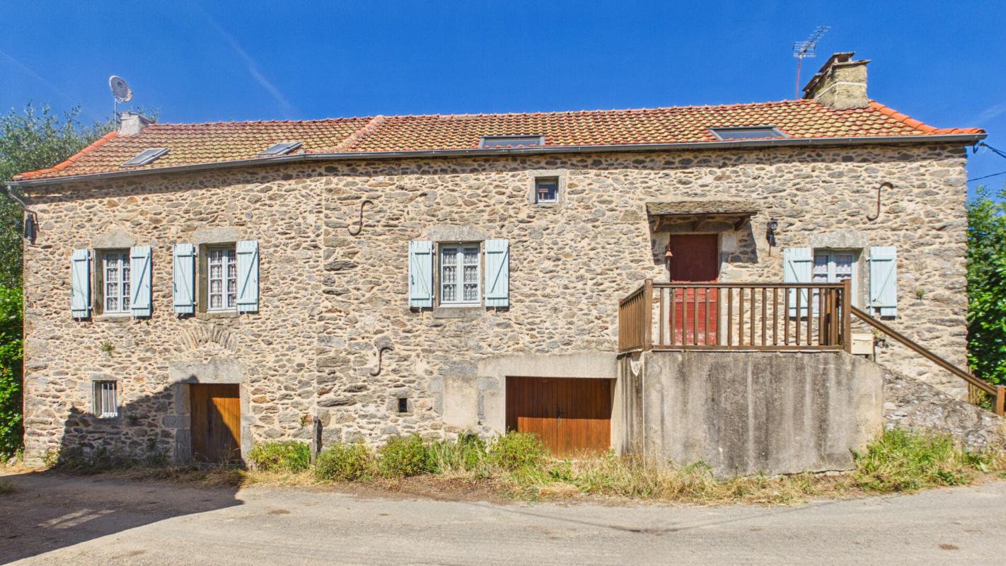 30 bedroom maison en pierres in Rieupeyroux, Aveyron, France