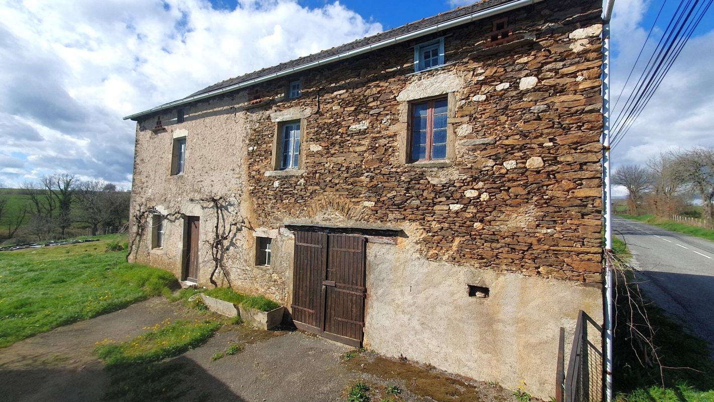 grange in La Salvetat Peyrales, Aveyron, France