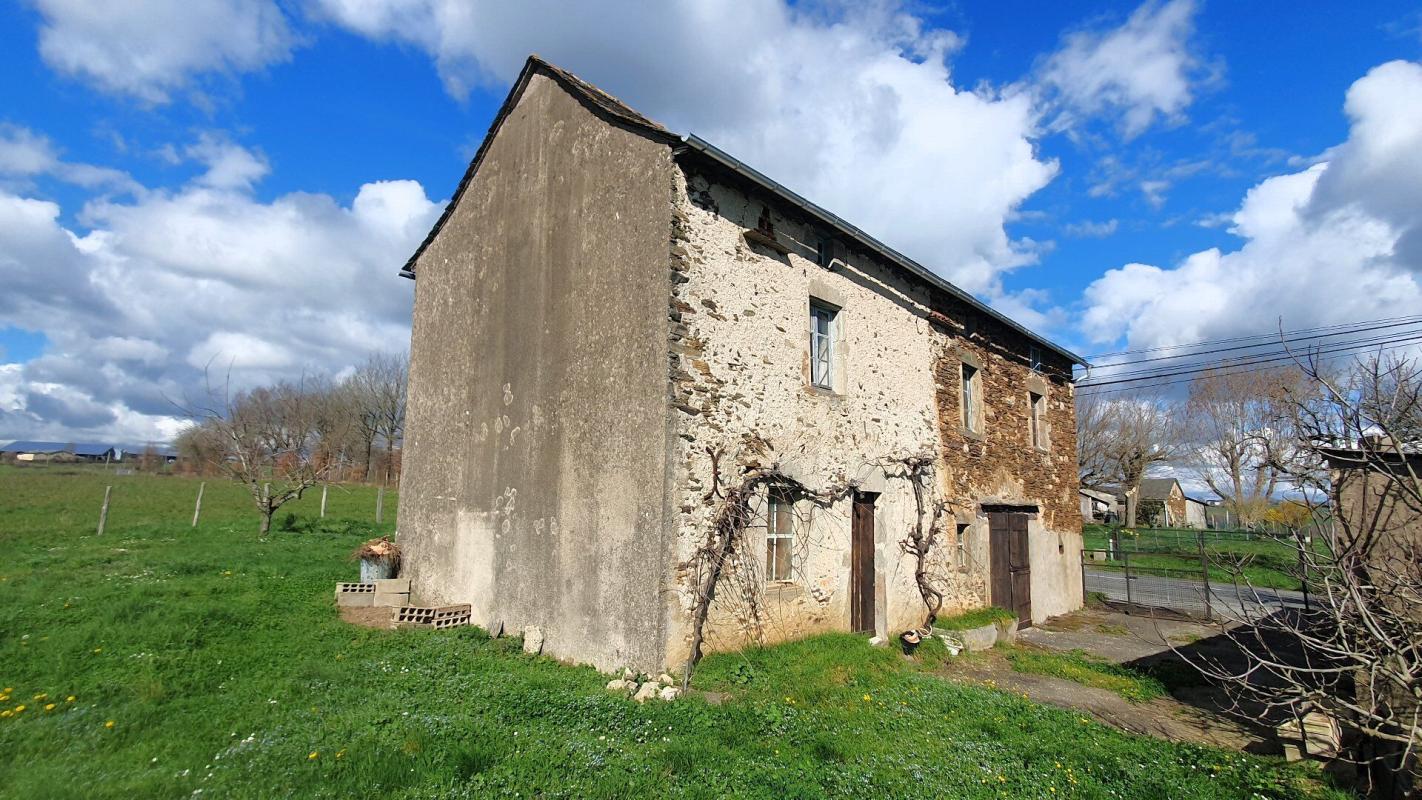 grange in La Salvetat Peyrales, Aveyron, France