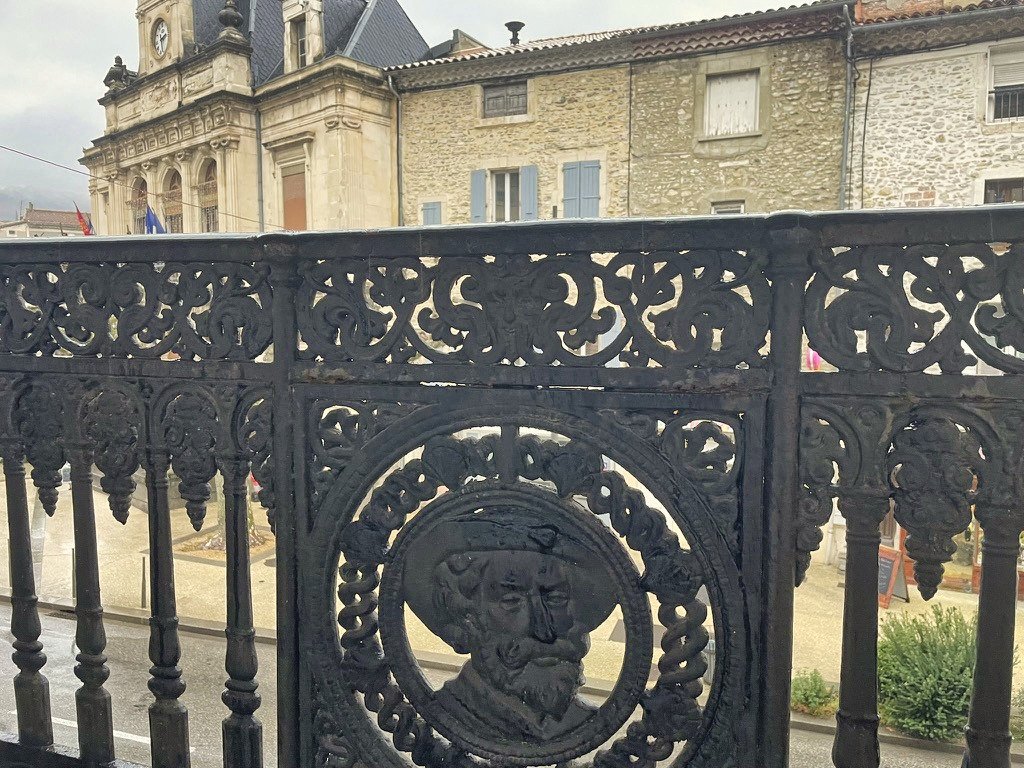 3 bedroom t6 et plus in Saint Ambroix, Gard, France