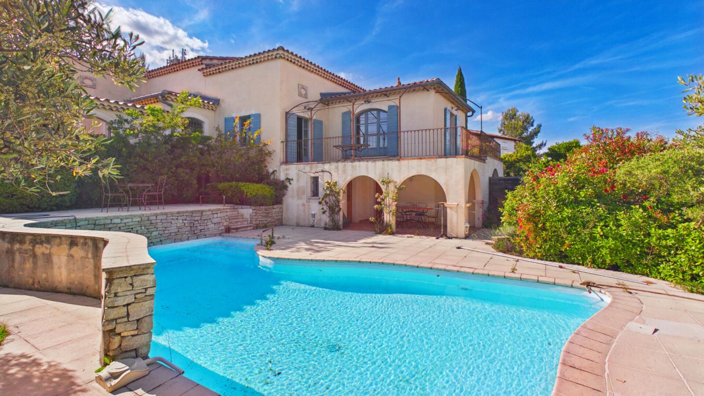 2 bedroom villa in Aramon, Gard, France