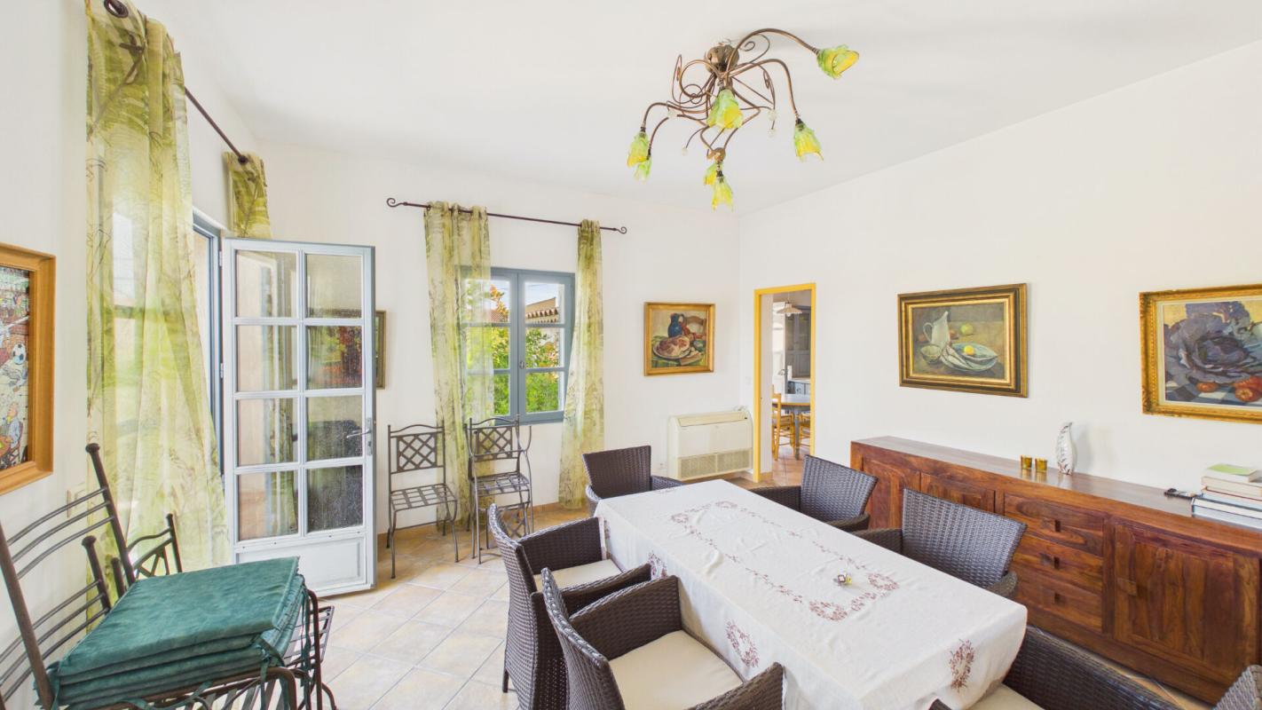2 bedroom villa in Aramon, Gard, France