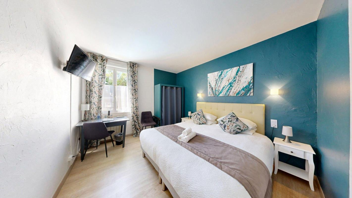 14 bedroom hotel in Avignon, Vaucluse, France