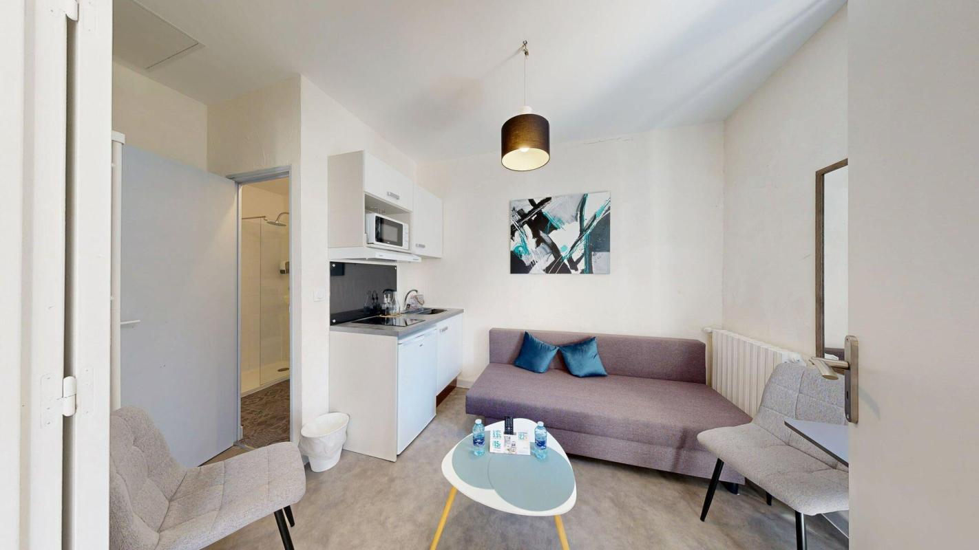 14 bedroom hotel in Avignon, Vaucluse, France