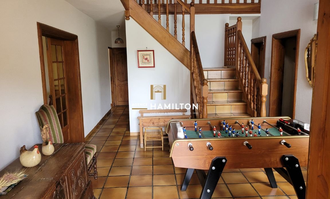 5 bedroom villa in Cordes Sur Ciel, Tarn, France