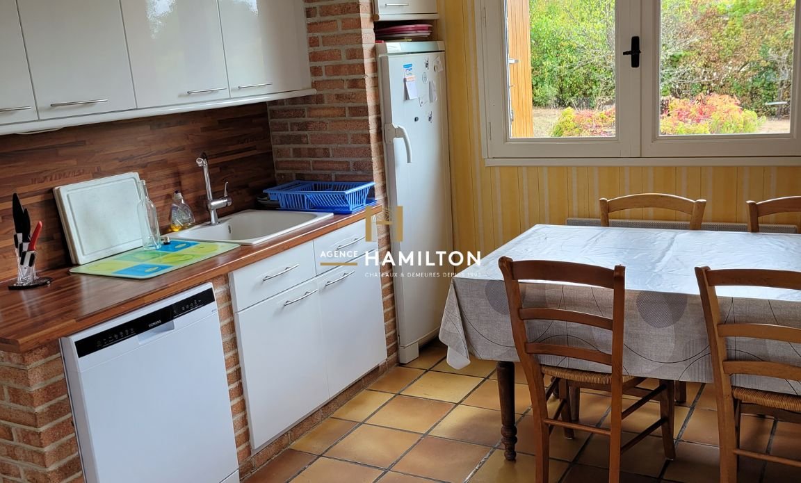5 bedroom villa in Cordes Sur Ciel, Tarn, France