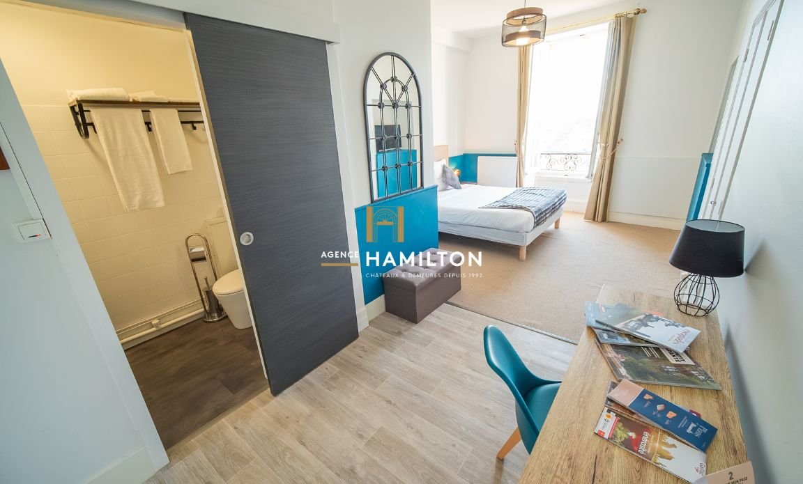 8 bedroom local commercial in Cordes Sur Ciel, Tarn, France
