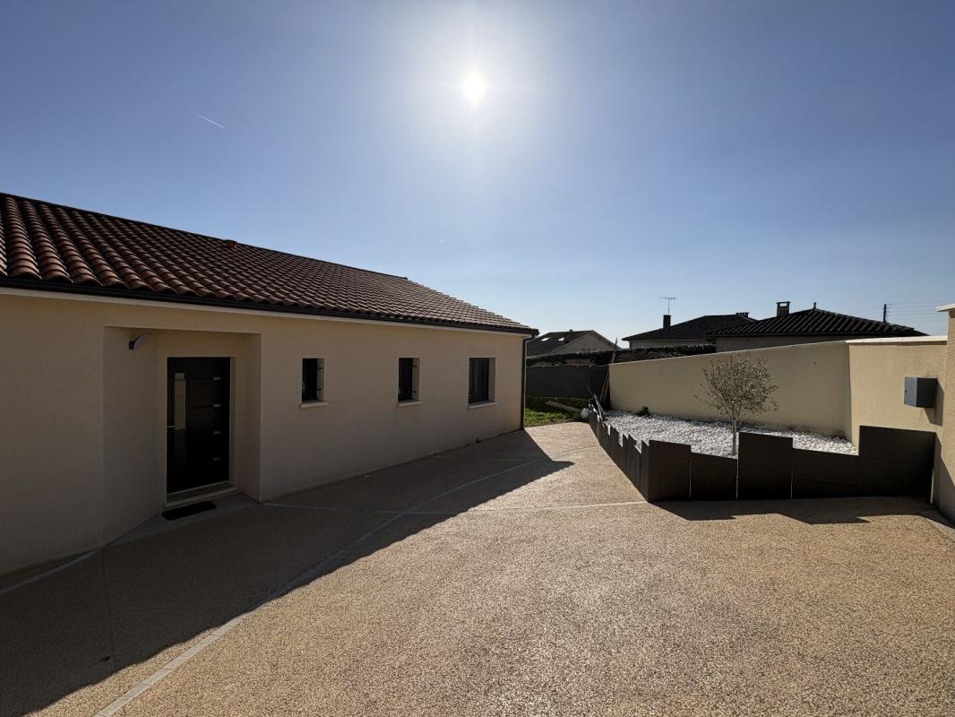 3 bedroom maison neuve in Figeac, Lot, France