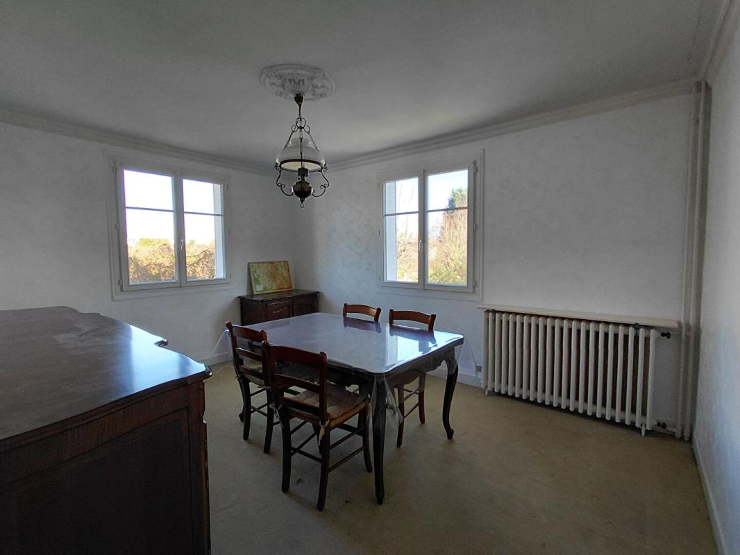 5 bedroom maison in Le Rouget, Cantal, France