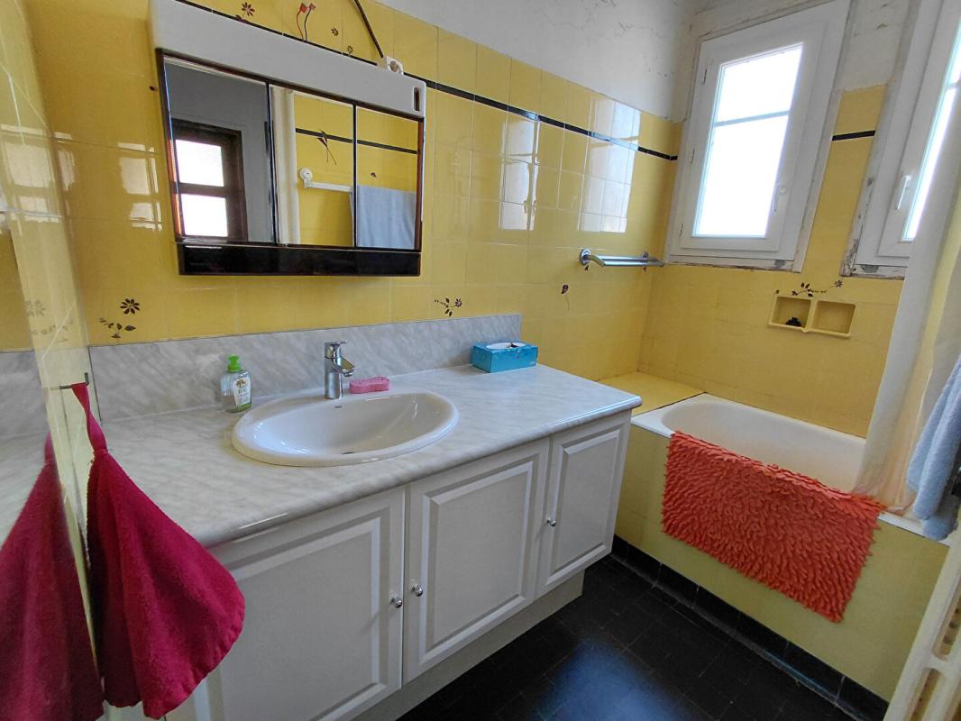 5 bedroom maison in Le Rouget, Cantal, France