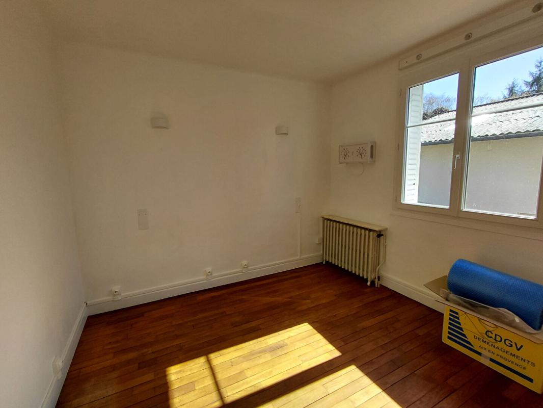 5 bedroom maison in Le Rouget, Cantal, France