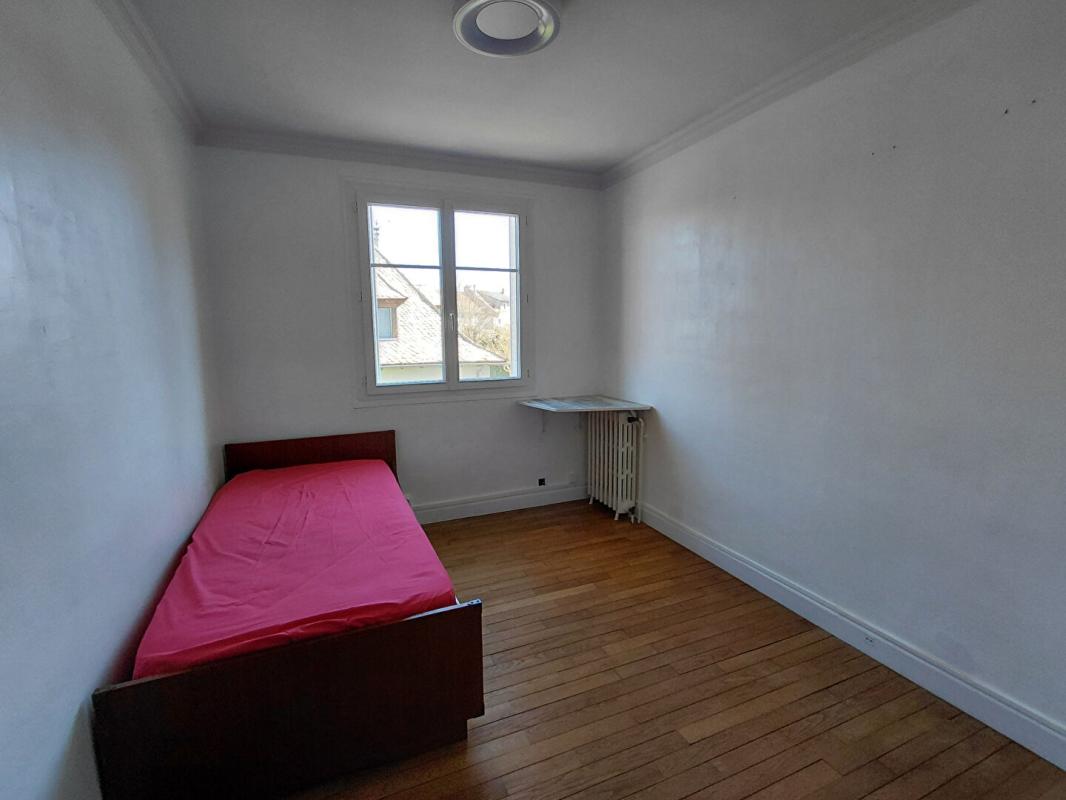 5 bedroom maison in Le Rouget, Cantal, France
