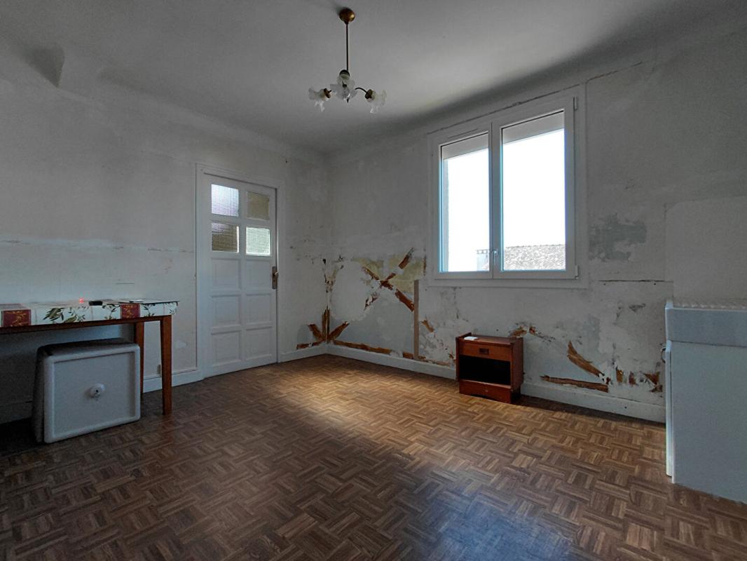 5 bedroom maison in Le Rouget, Cantal, France