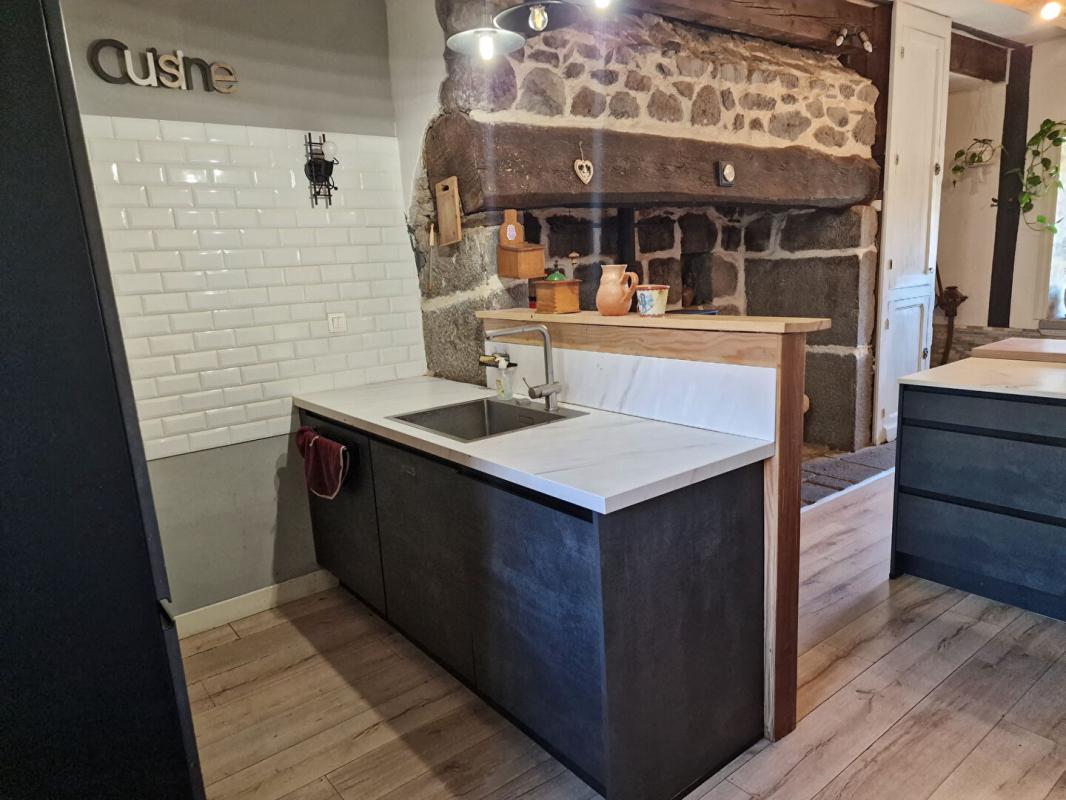 3 bedroom maison in Saint Saturnin, Cantal, France