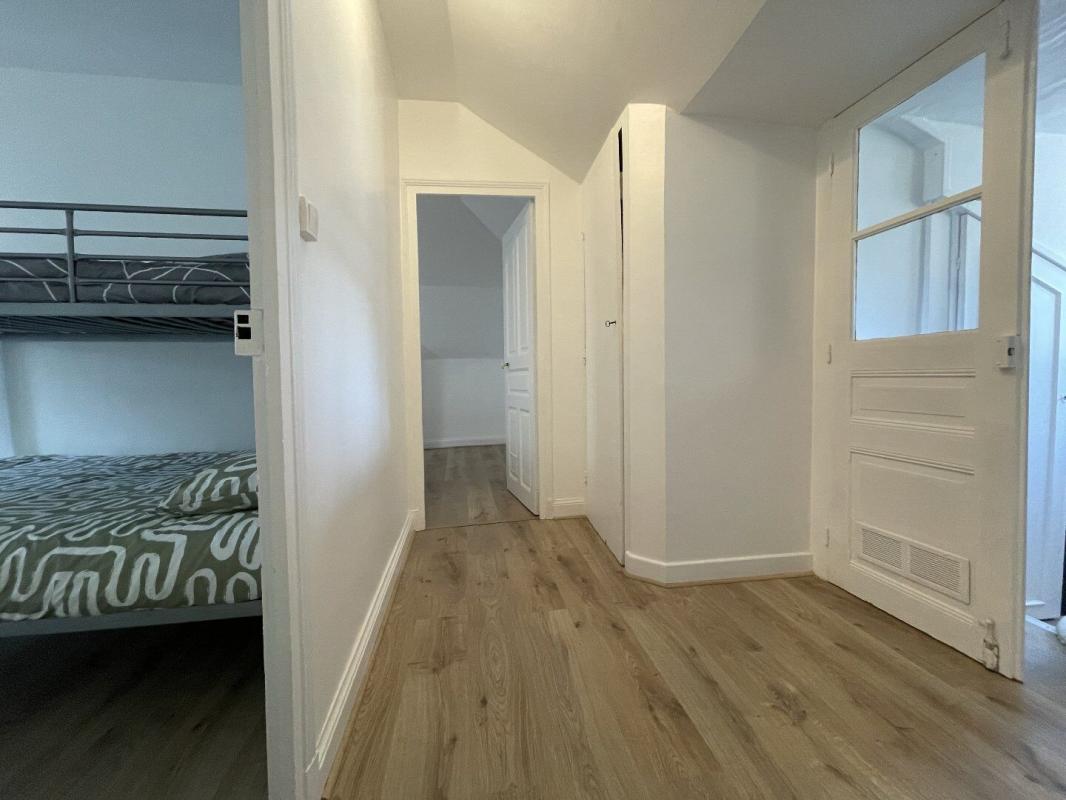 3 bedroom t6 et plus in Vic Sur Cere, Cantal, France