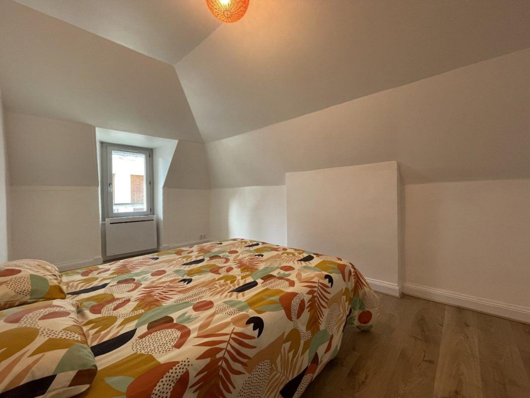 3 bedroom t6 et plus in Vic Sur Cere, Cantal, France