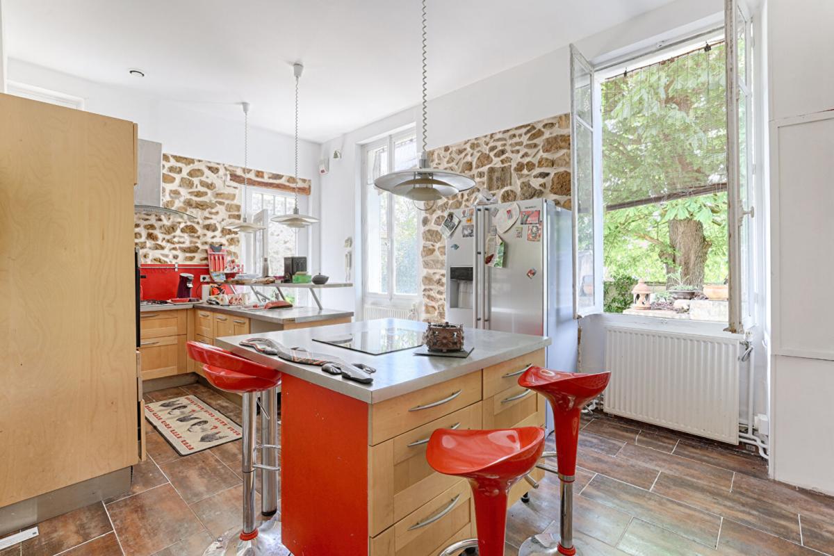 8 bedroom propriete in Breuillet, Essonne, France