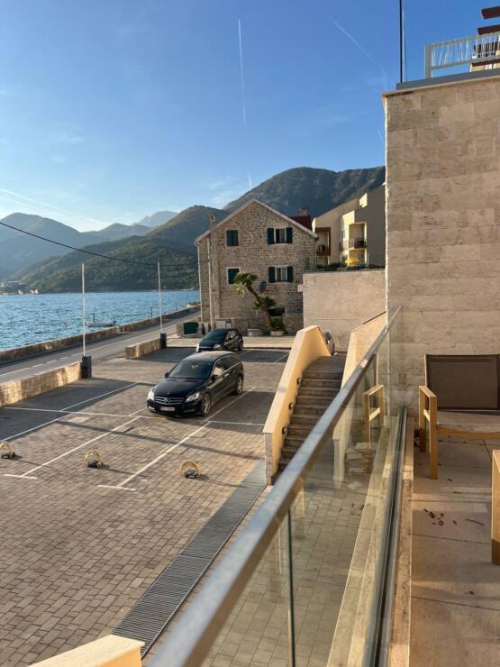 Adriatic Panorama: Stylish 64 m2 Apartment with Terrace in Prestigious Tivat