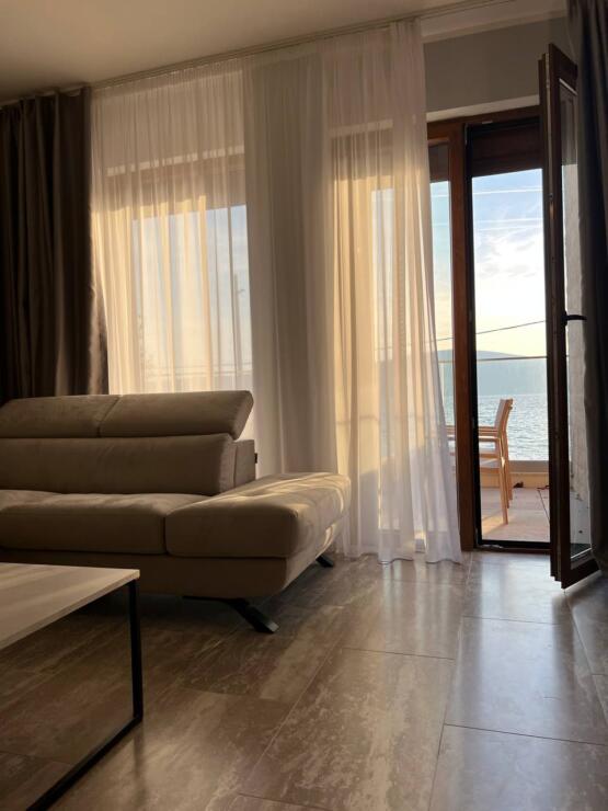 Adriatic Panorama: Stylish 64 m2 Apartment with Terrace in Prestigious Tivat