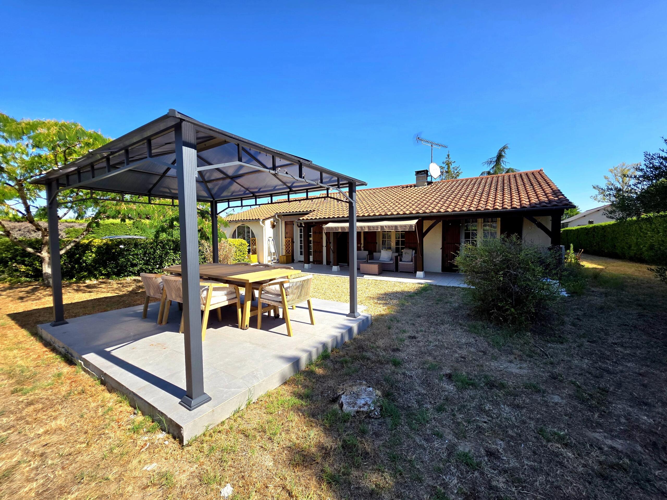 Beautifully Presented 3 bed Bungalow with Large Private Garden, Walking Distance to Eymet, Aquitaine – France – BVI71453