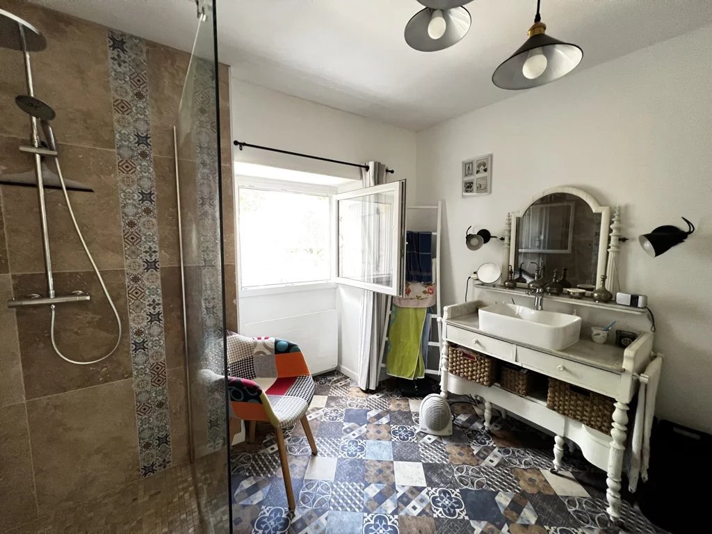 Near To Saint-Cirq-Lapopie, charming property with pool, Midi-Pyrénées – France – BVI86293