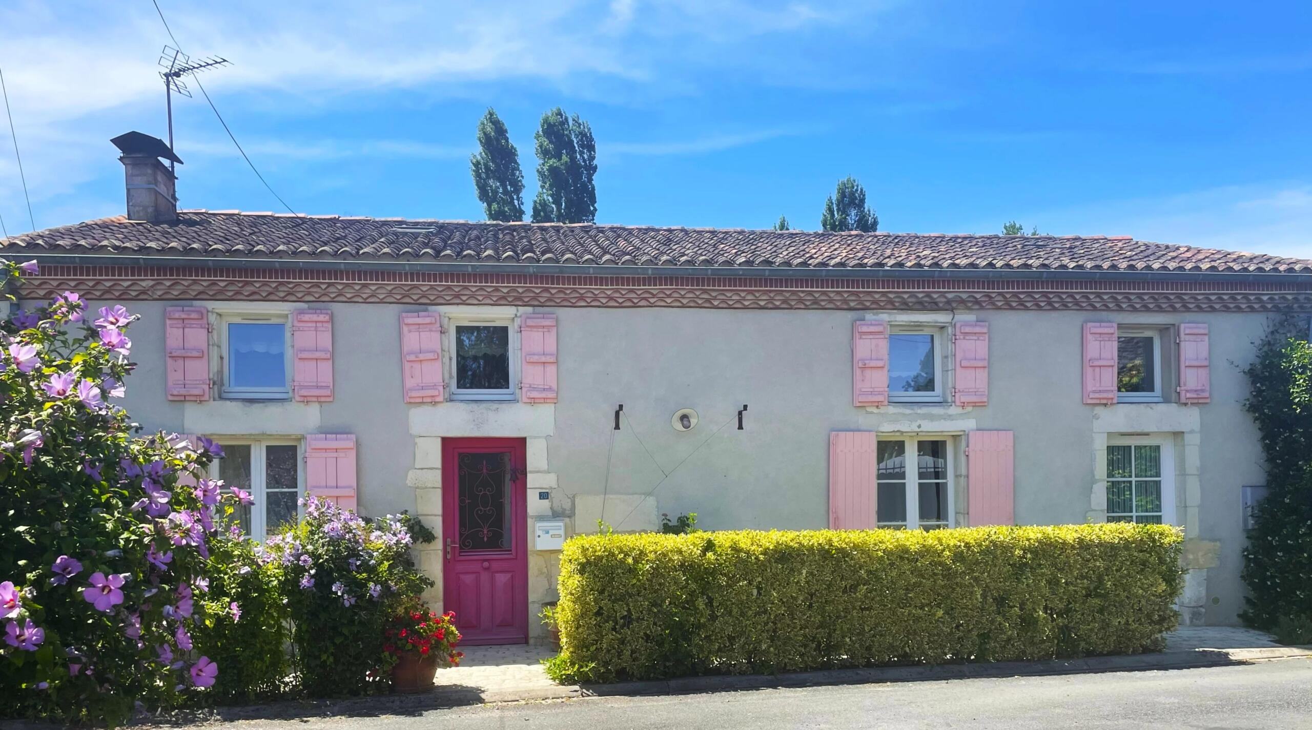 Character village home close to Saintes, Poitou-Charentes – France – BVI86396