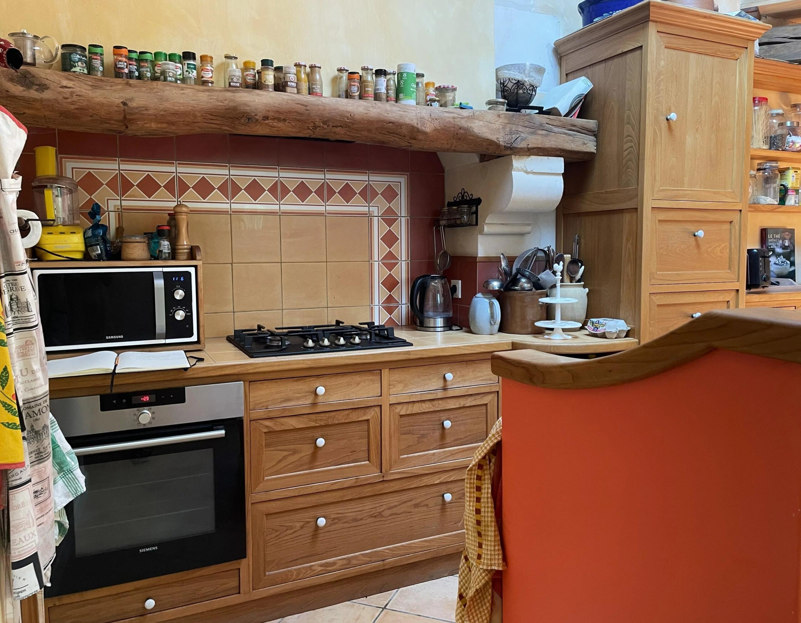 Character village home close to Saintes, Poitou-Charentes – France – BVI86396