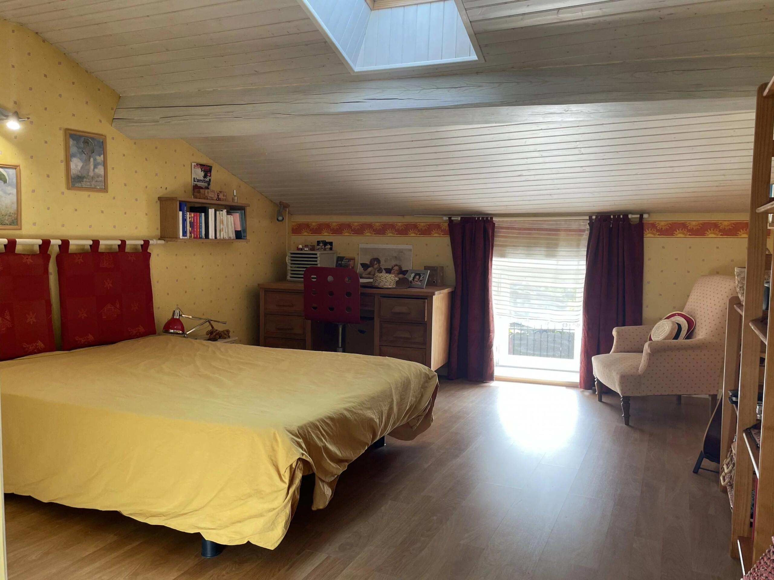 Character village home close to Saintes, Poitou-Charentes – France – BVI86396