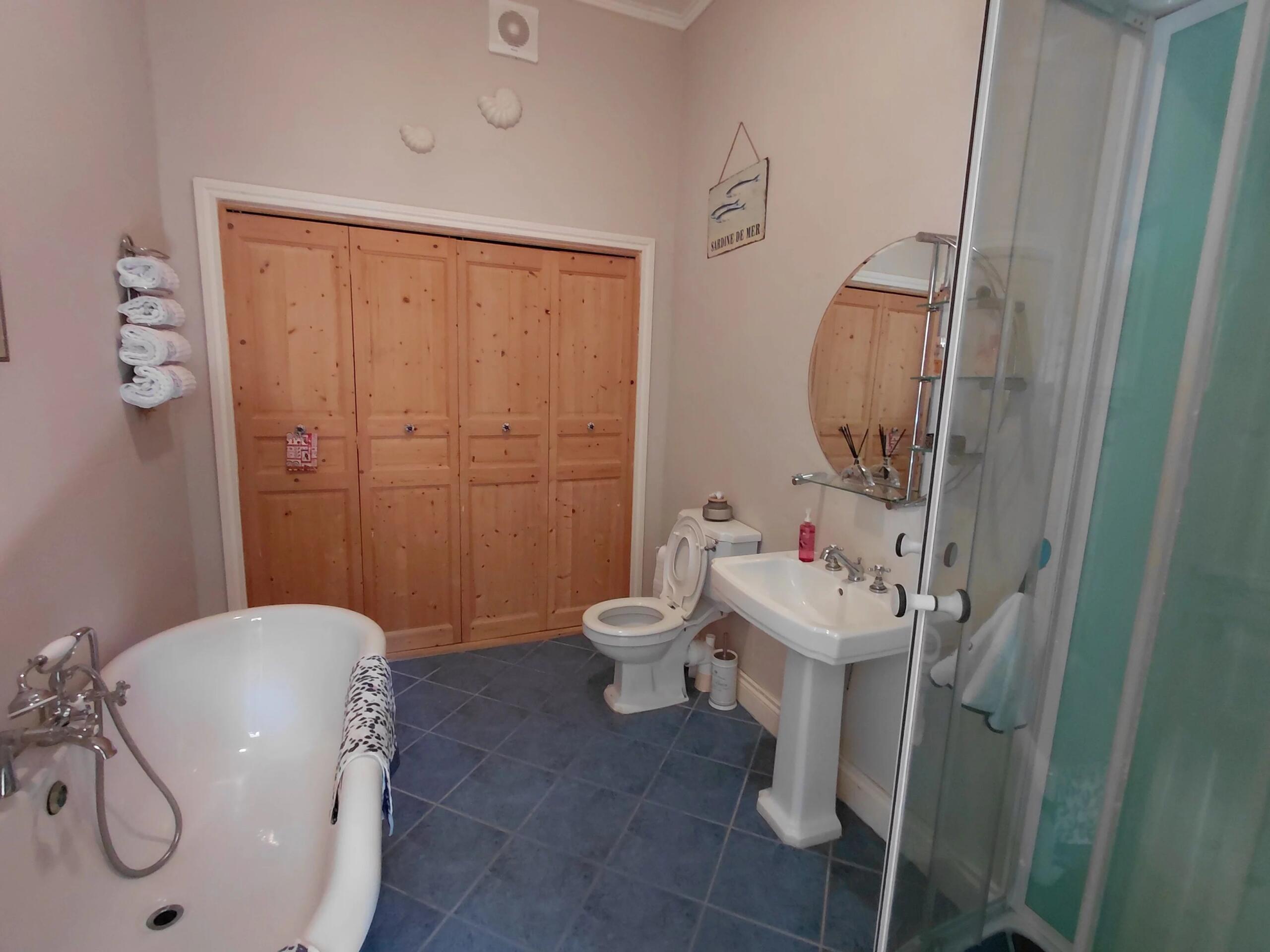 Charming 3-Bedroom Home with Pool in Puycelsi, Midi-Pyrénées – France – BVI85539