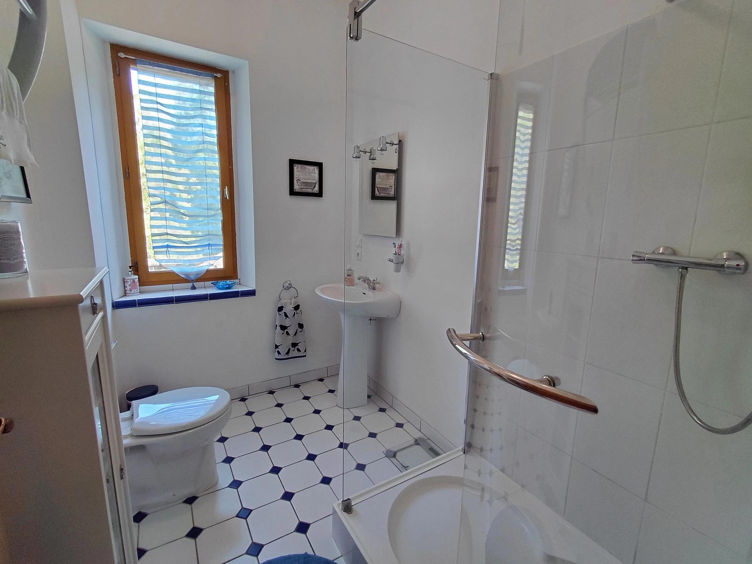 Charming 3-Bedroom Home with Pool in Puycelsi, Midi-Pyrénées – France – BVI85539