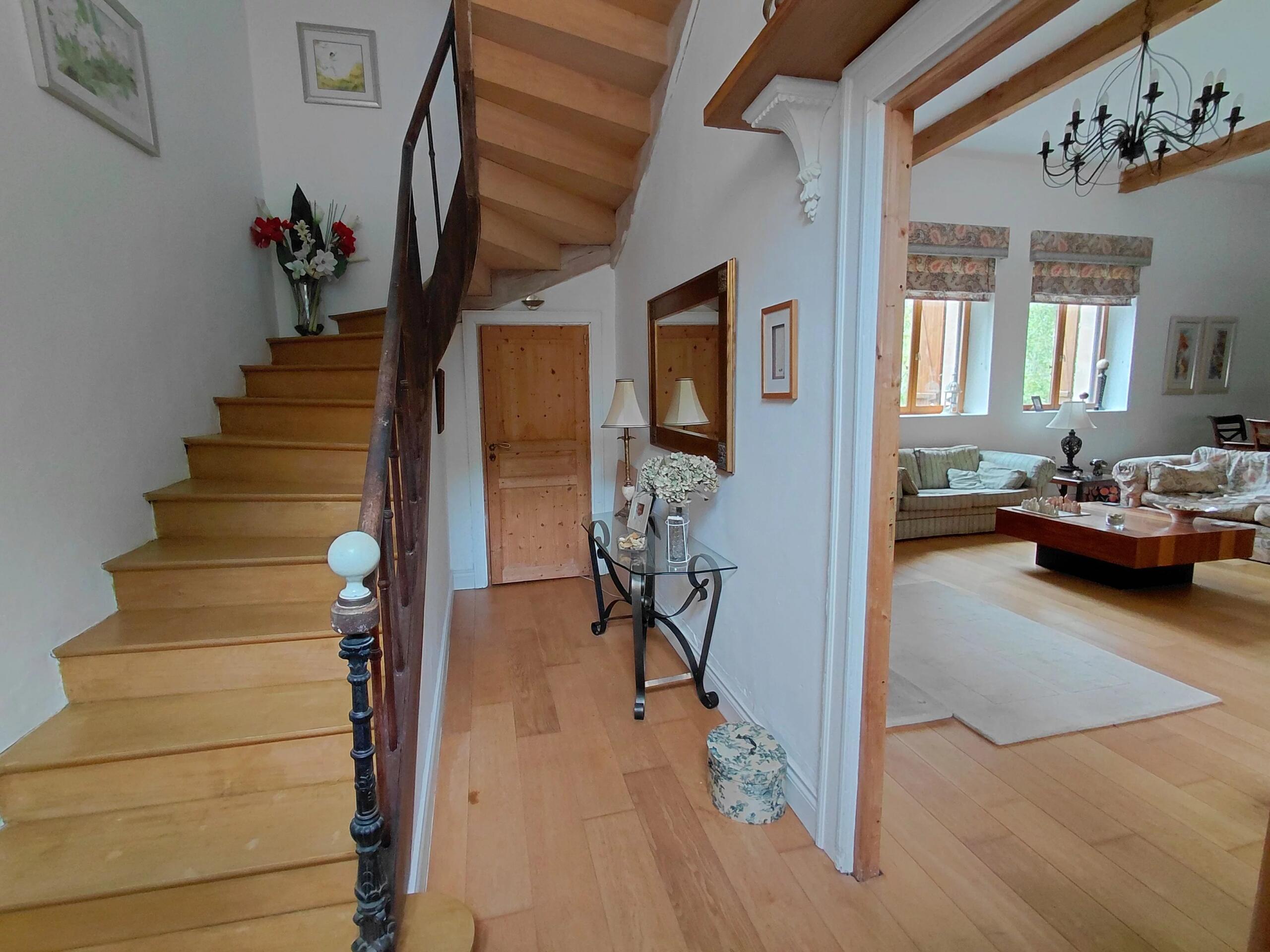 Charming 3-Bedroom Home with Pool in Puycelsi, Midi-Pyrénées – France – BVI85539