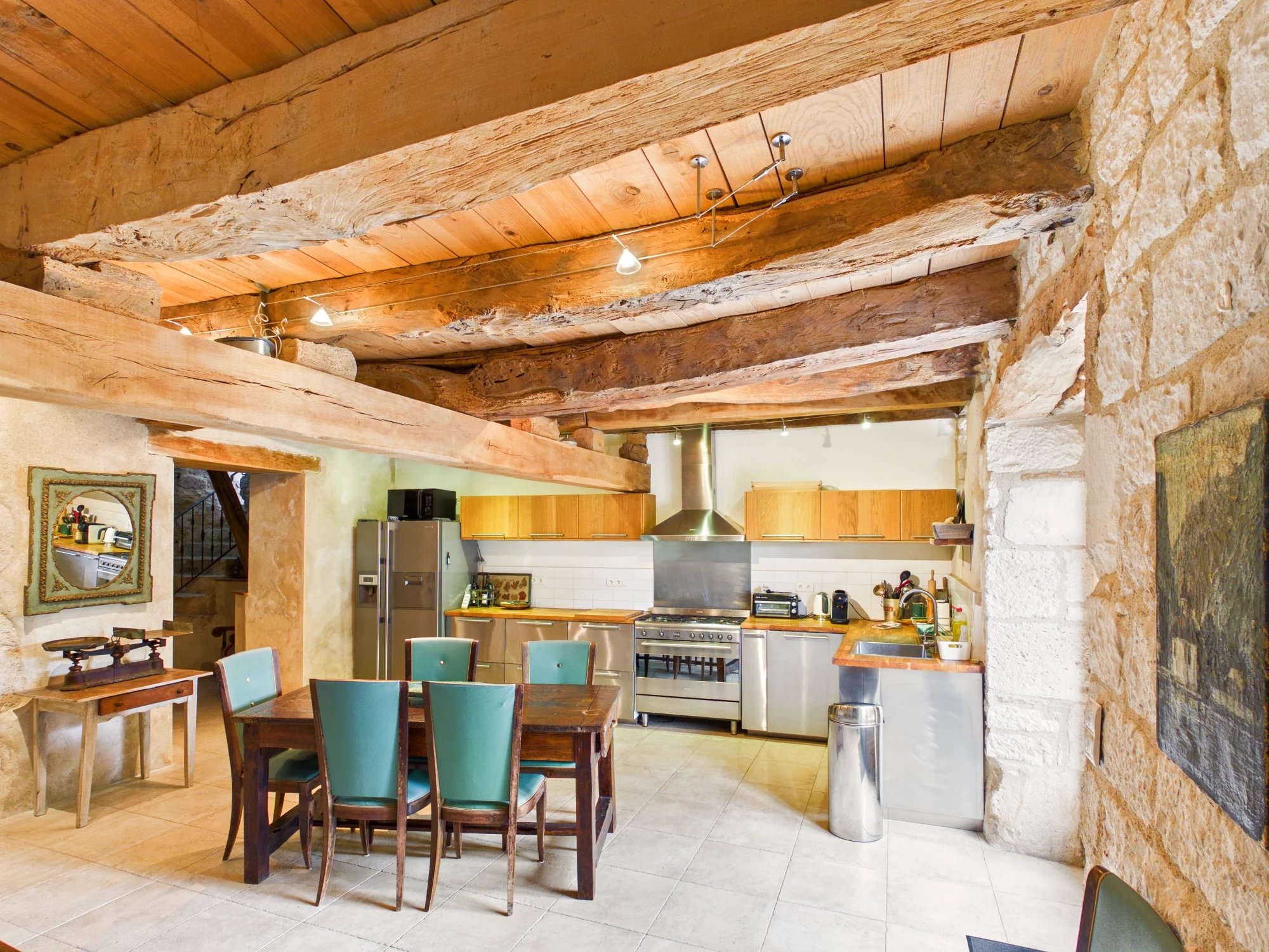 Exquisite Country Home with Views of Castelnau-de-Montmiral, Midi-Pyrénées – France – BVI86654