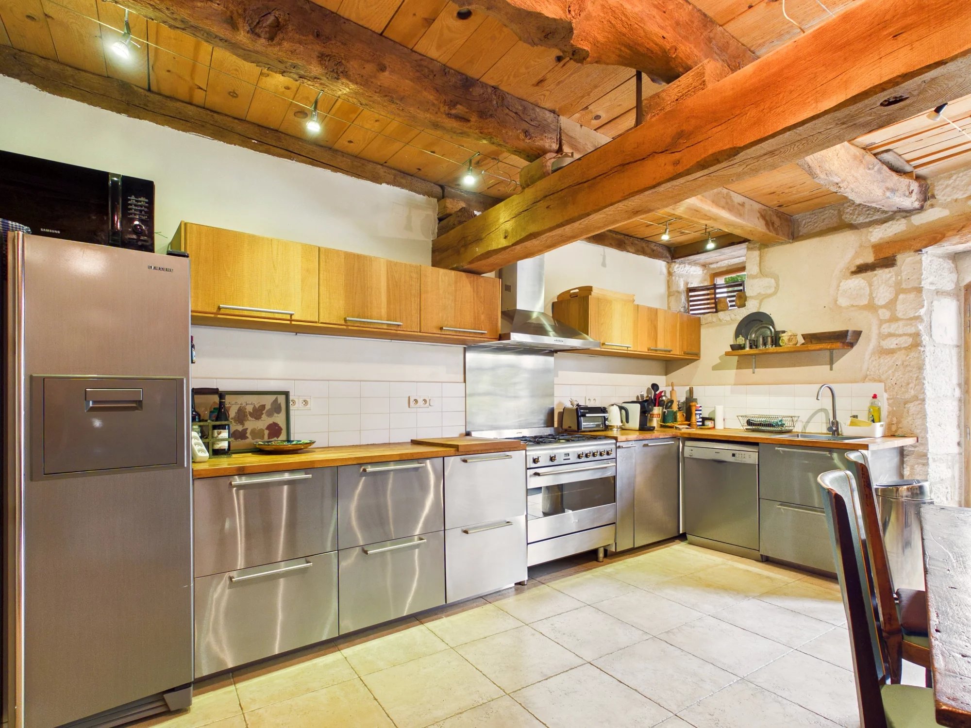 Exquisite Country Home with Views of Castelnau-de-Montmiral, Midi-Pyrénées – France – BVI86654
