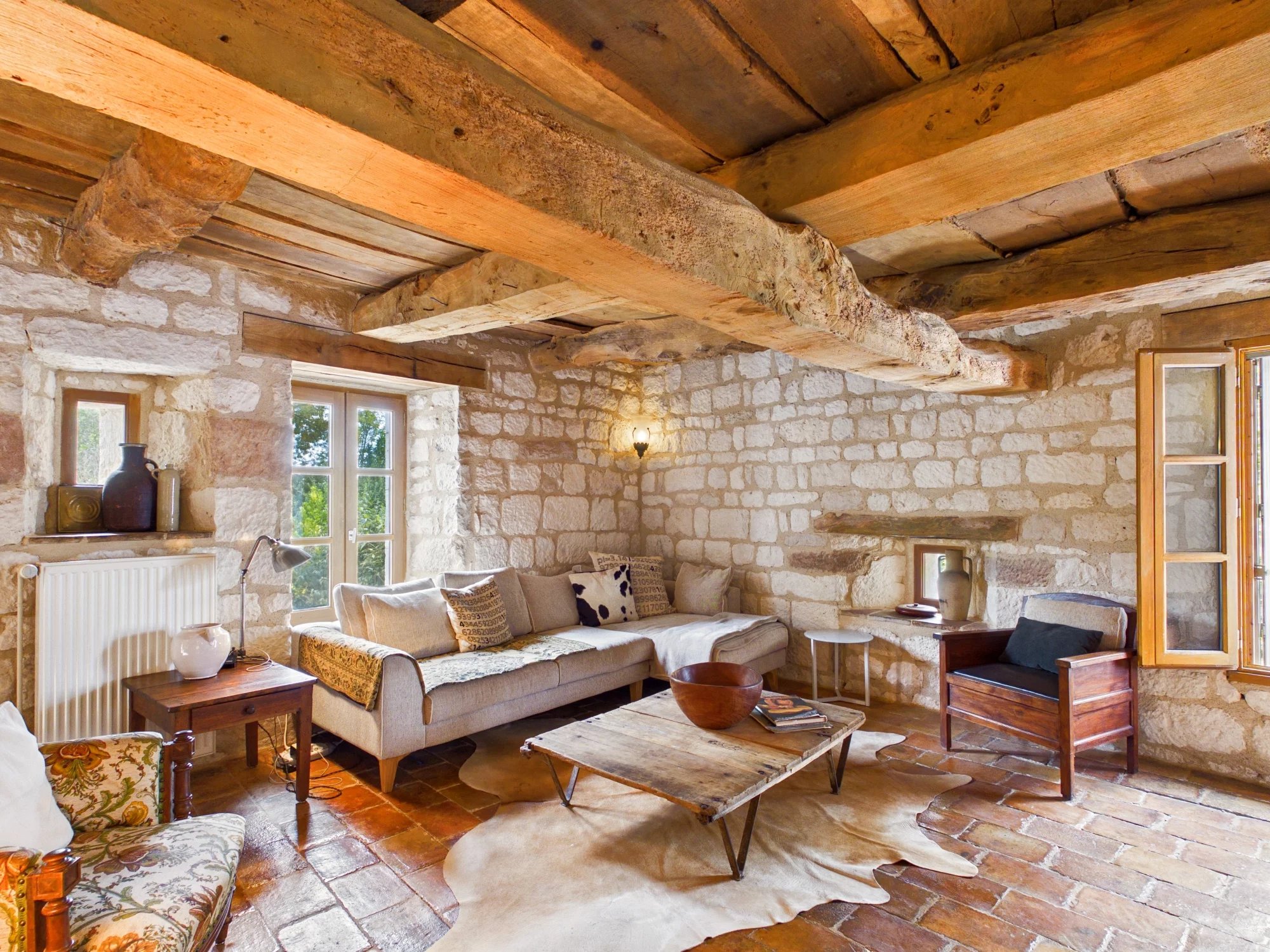 Exquisite Country Home with Views of Castelnau-de-Montmiral, Midi-Pyrénées – France – BVI86654