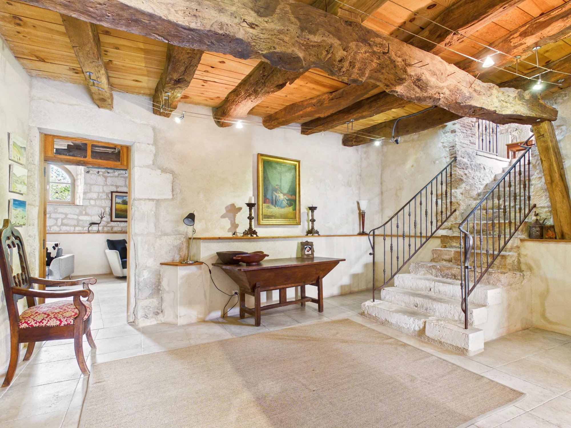 Exquisite Country Home with Views of Castelnau-de-Montmiral, Midi-Pyrénées – France – BVI86654