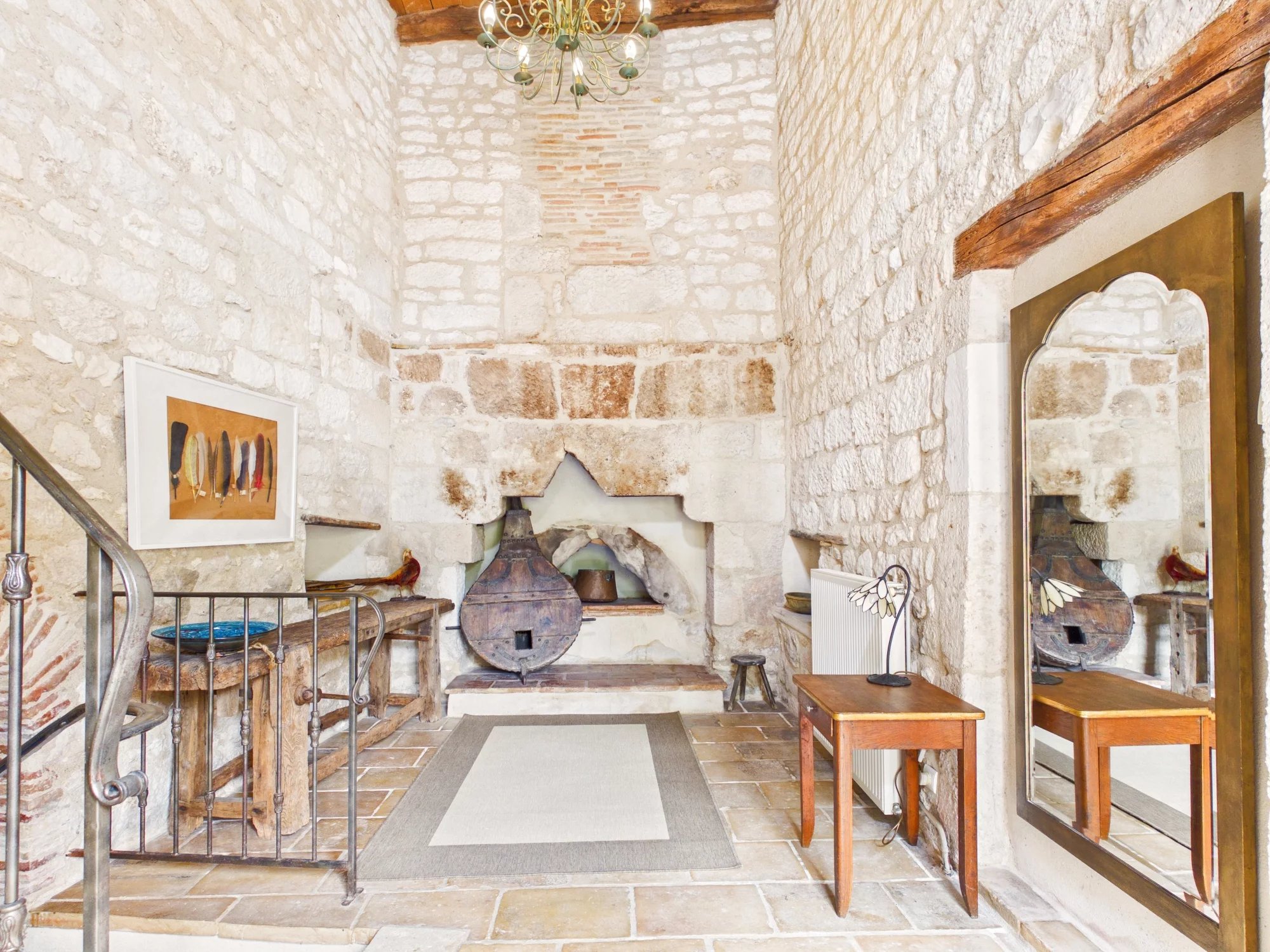 Exquisite Country Home with Views of Castelnau-de-Montmiral, Midi-Pyrénées – France – BVI86654