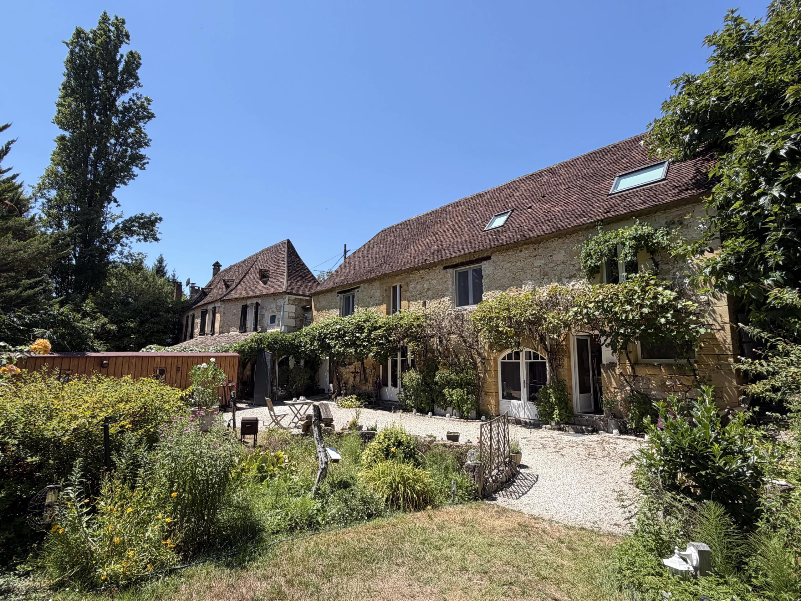 Character Home with Independent Gîte, Pool and Gardens, Walking Distance to Saint-Cyprien, Aquitaine – France – BVI86493