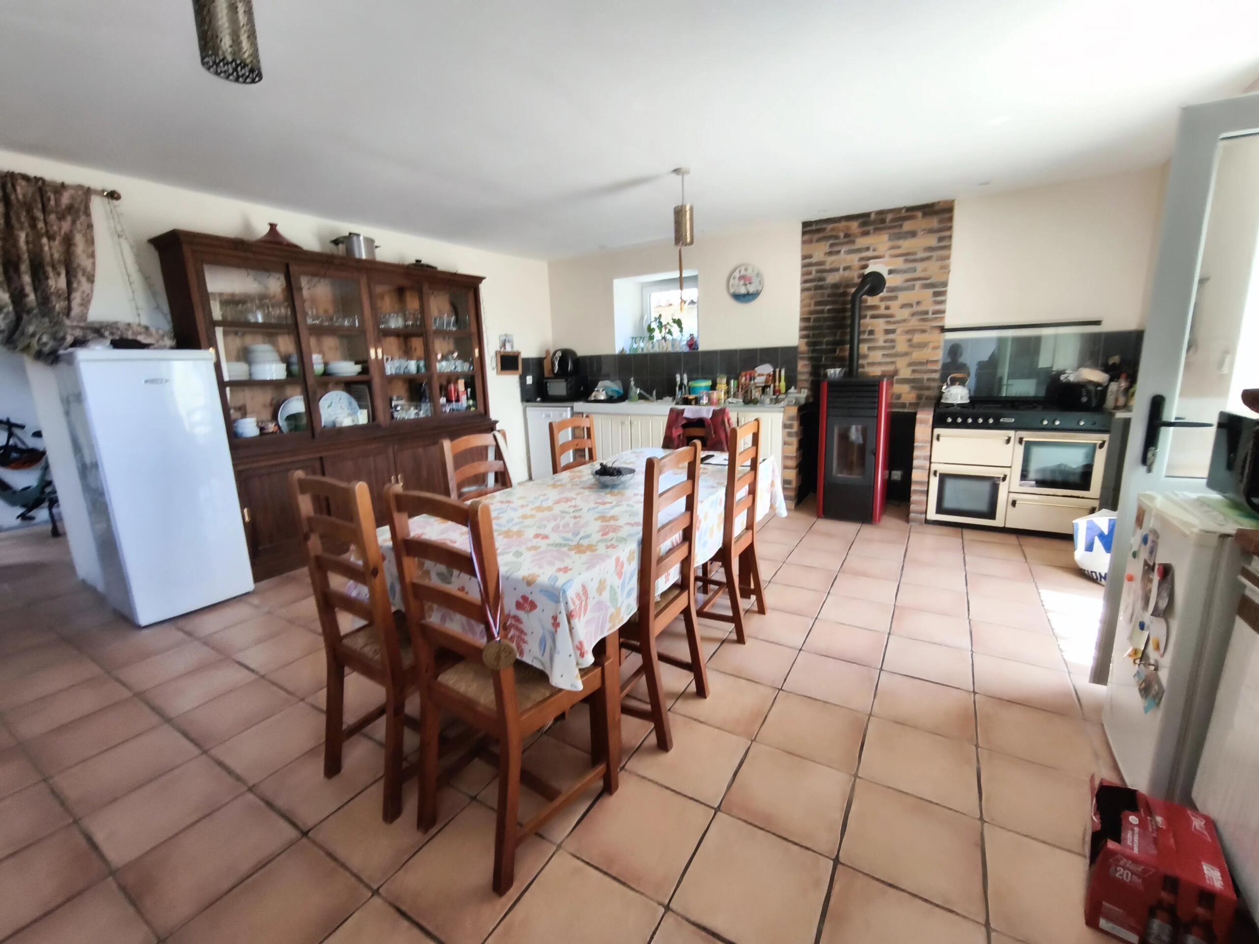Four-Bedroom Country Home with Exceptional Potential, Pays de la Loire – France – BVI86742