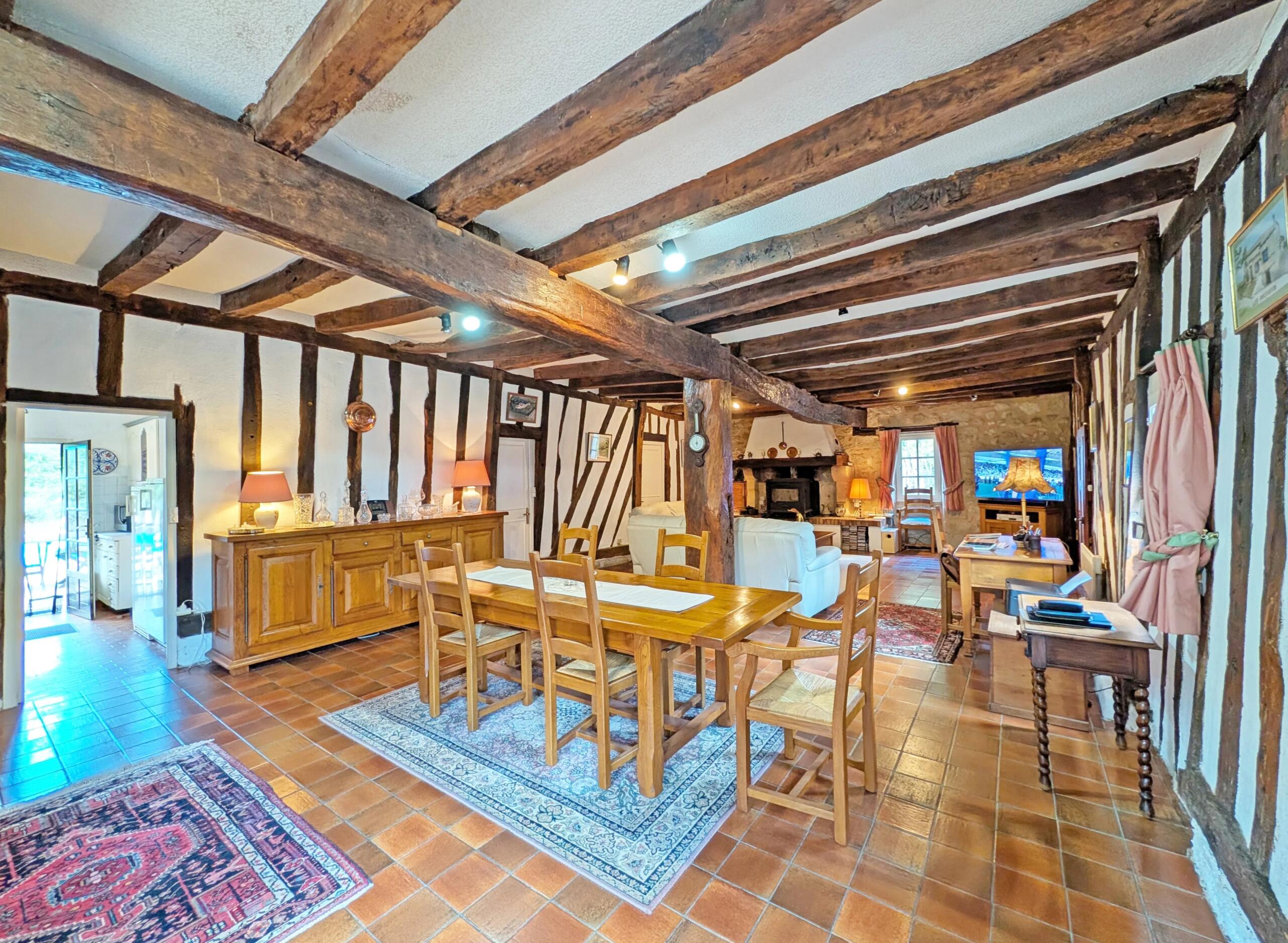 Character two bedroom stone house with pool and guest annexe, Aquitaine – France – BVI82954