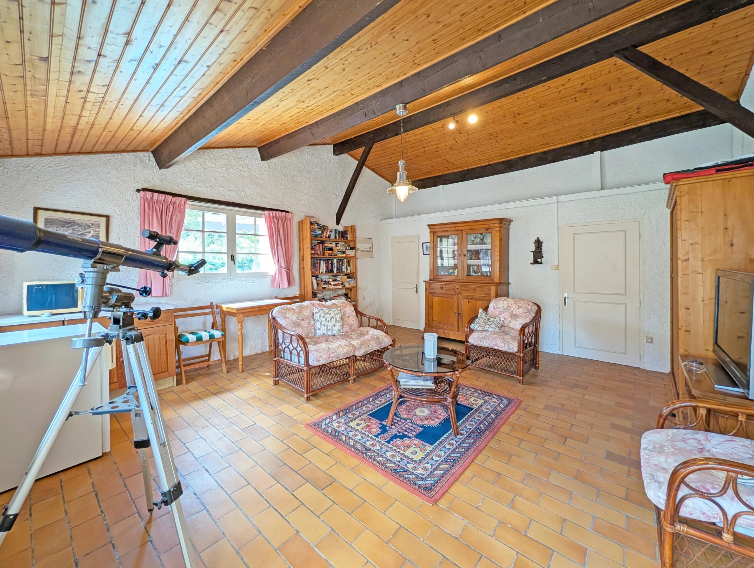 Character two bedroom stone house with pool and guest annexe, Aquitaine – France – BVI82954