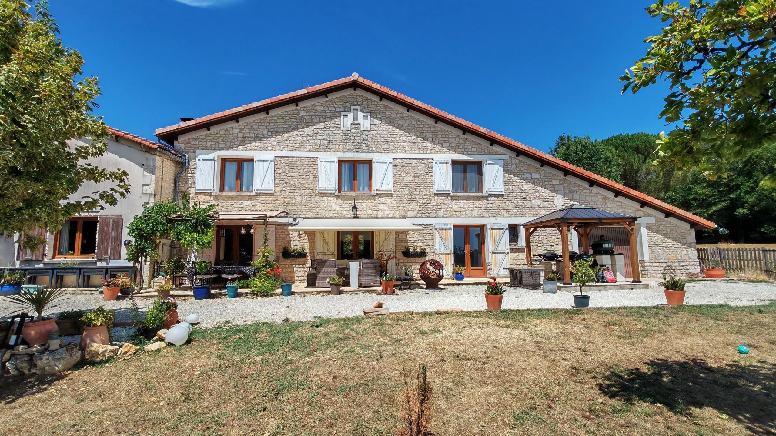Beautiful Country Home with Spectacular Views, Swimming Pool  and Over 1 Hectare of Land Between Ruffec & Mansle, Poitou-Charentes – France – BVI86534