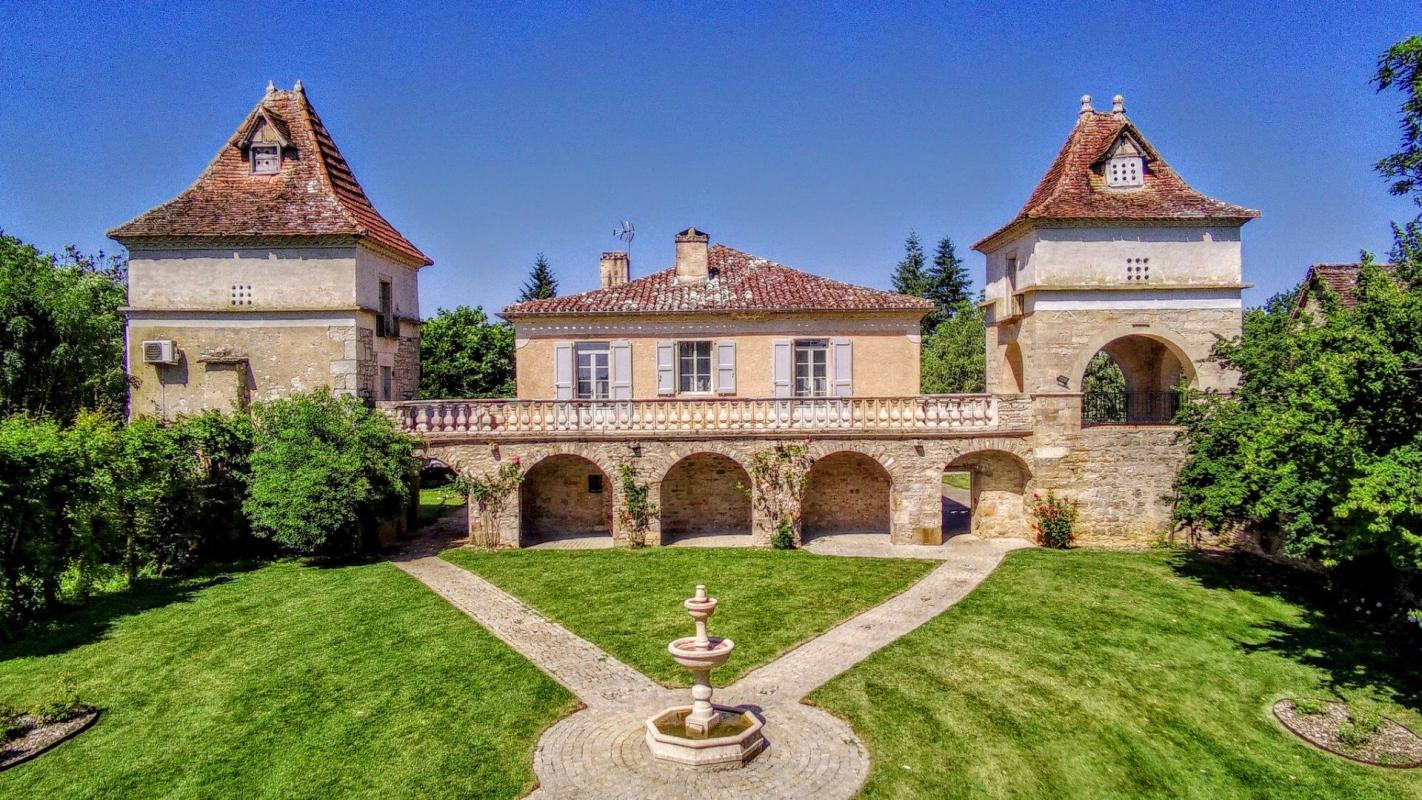 20 bedroom chateau in Saint Antonin Noble Val, Tarn-et-Garonne, France