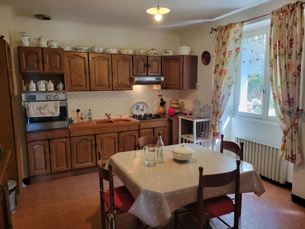 8 bedroom propriete in Vailhourles, Aveyron, France